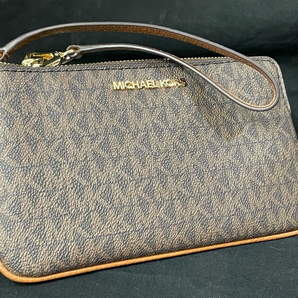 Michael Kors Wristlet Clutch - Picture 4 of 7